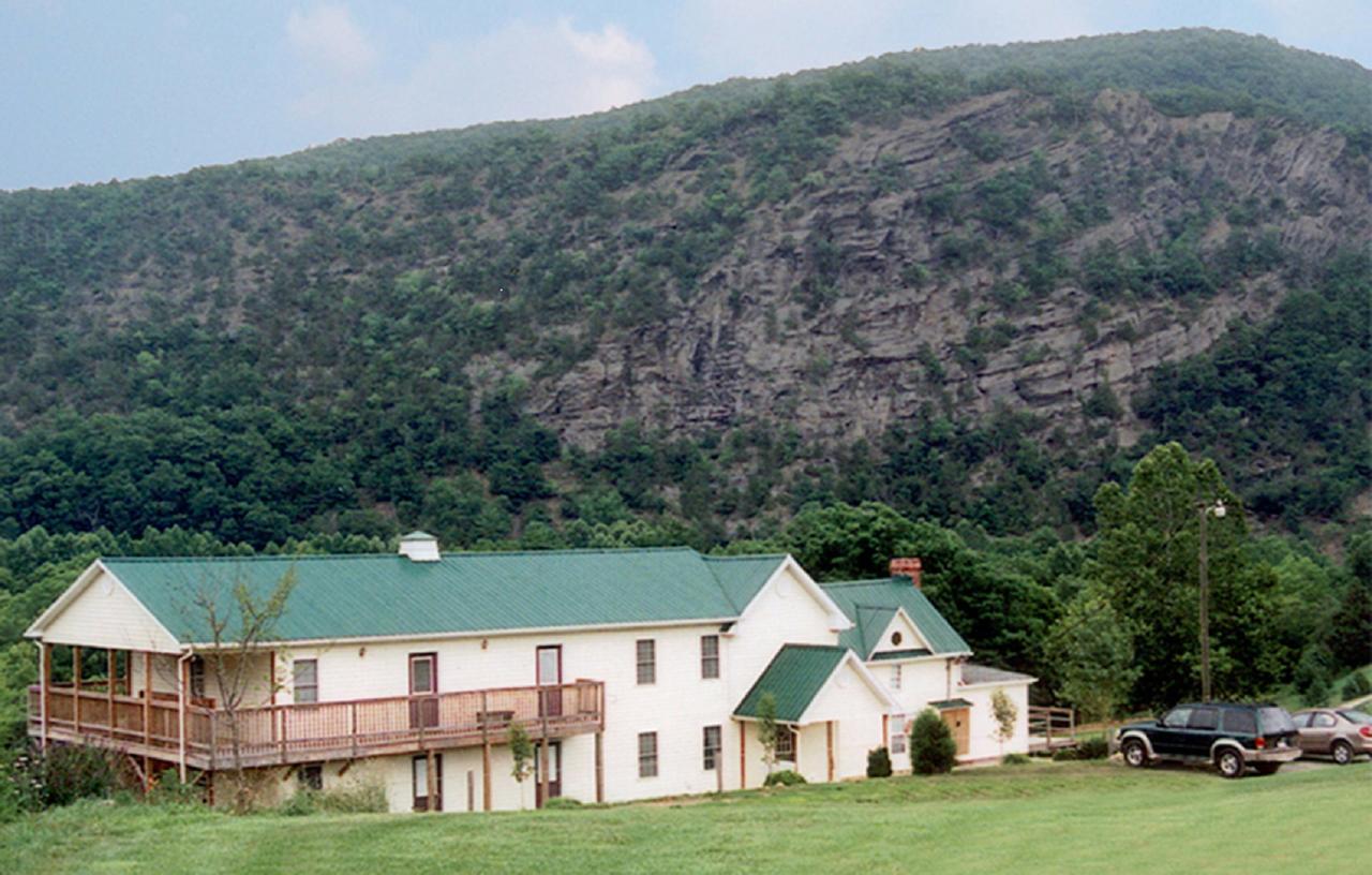 Cliff View Inn Covington Exterior photo